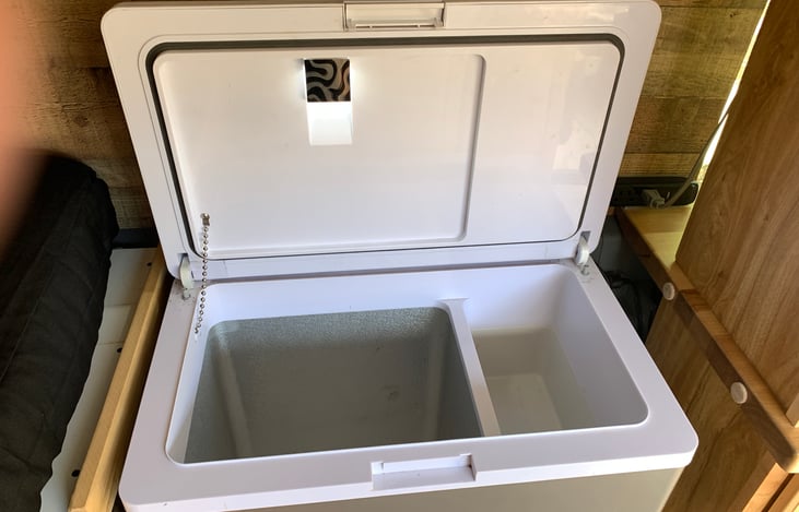 Large 54 qt frig freezer