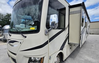 2015 Thor Motor Coach Windsport 32N