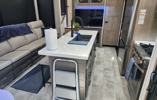 2023 Grand Design Momentum 399TH-R