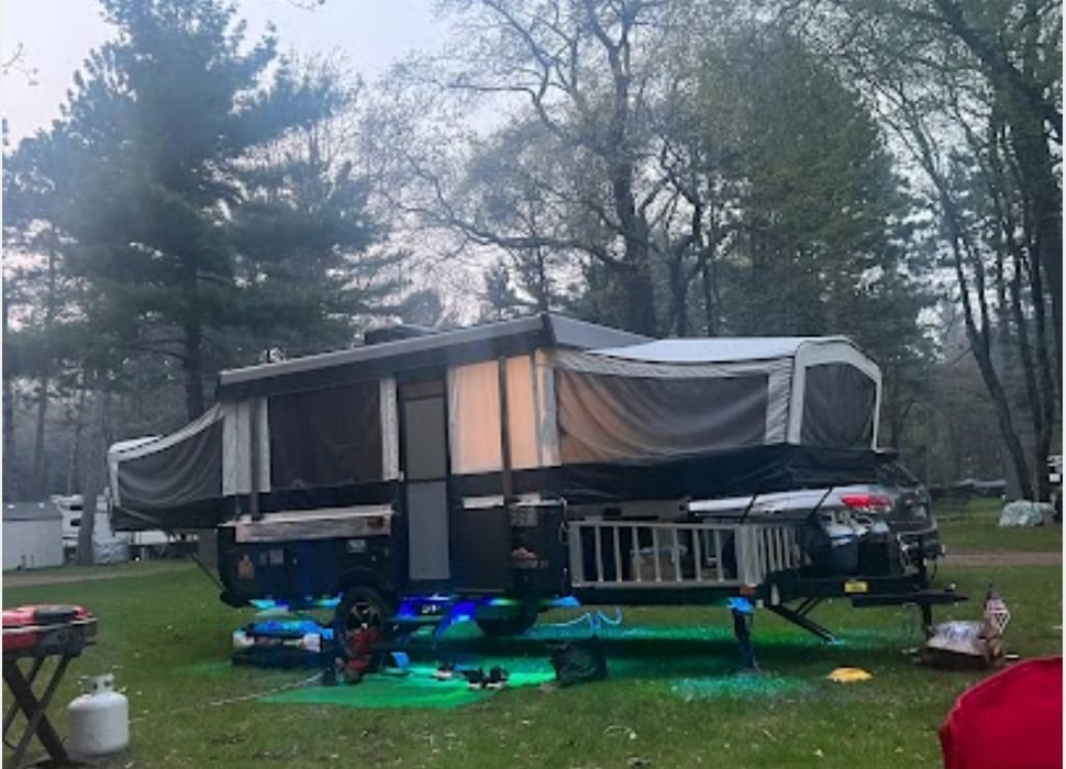 Pop-up Camper rentals in Grawn