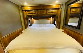 Ultimate Luxury 2018 Entegra Aspire 44R with bunks