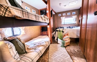 Renovated! "Lucky" the Leprechaun *Sleeps 10*