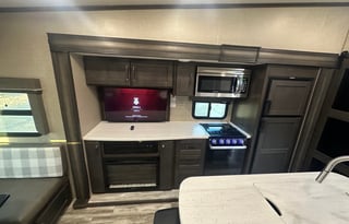 2023 Grand Design Reflection 31MB