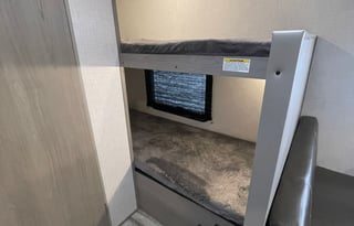 Dutchmen Coleman 17B Camper - Lightweight!