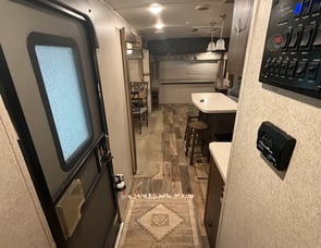Forest River RV Rockwood Signature Ultra Lite 8329SS