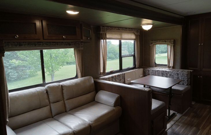 living room/dinning room