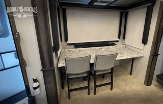 MONTANA Front Living w/ TV & Fireplace, 1.5 Bath