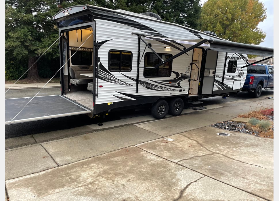 Toy Hauler rentals in Lincoln