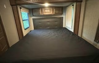 The Comfort Den - UPMI1045