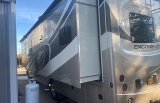 Luxury on the Road: Rent the Coachmen Encore 325SS