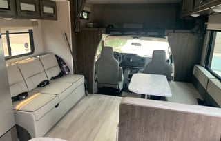 2022 Coachmen Leprechaun 260DS Ford 450, Sleeps 8