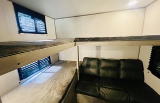 2023Coleman Lantern "Cozy Camper" Big enough for 9