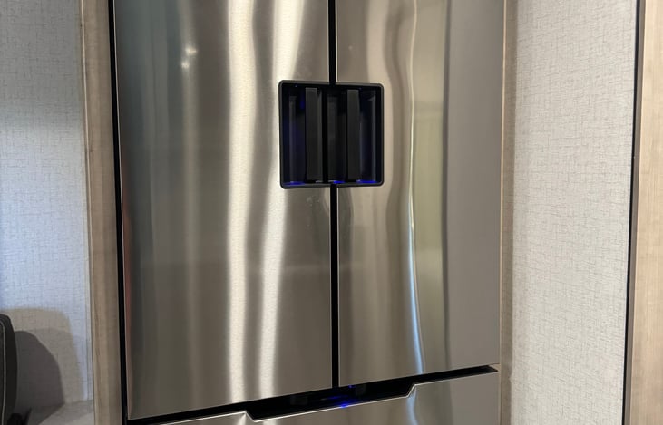 Large refrigerator and freezer