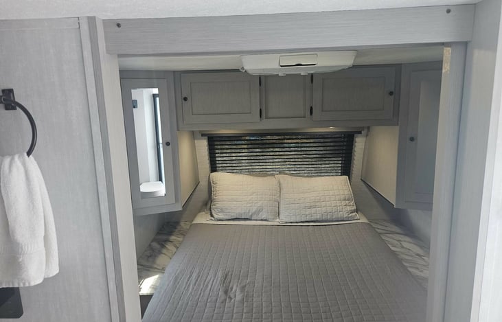 Master Bedroom with Queen Bed