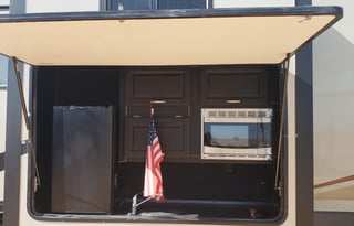 2017 2 Bed/2 Full Ba 43' 5th Wheel + Pool and Hot Tub Option + 2 Bed / 2 Ba House Option