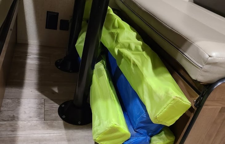 5 camping chairs included