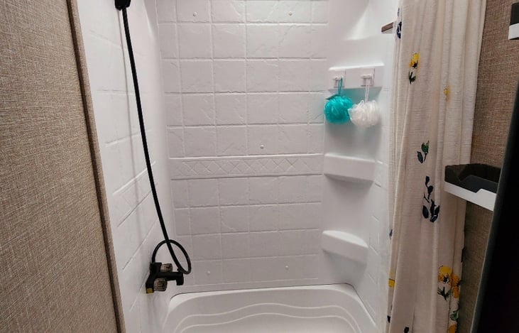 Shower/tub combination large enough to give the kiddos a bath after all the outdoor fun they will have.