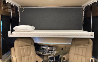 Classy Lady - Tiffin Open Road Allegro with Bunks