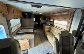 2017 Thor Motor Coach Hurricane 29M