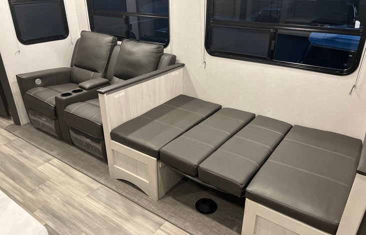 optional dinette bed