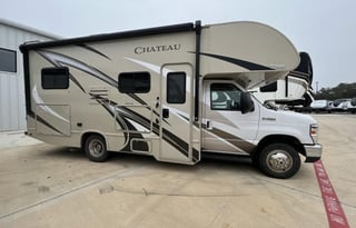 2020 beautiful motorhome 25 feet class C