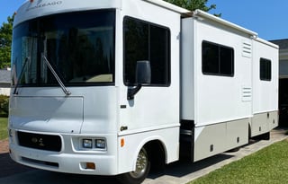 2002 Winnebago Sightseer 27C