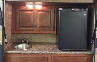 "Vrbo on the Go" with Outdoor Kitchen & TV