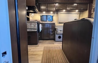 2017 Thor Motor Coach Freedom Elite 30FE