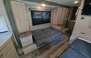 The Perfect Couple or Family Retreat