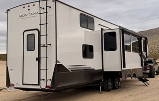 2025 Keystone RV Montana High Country 381TB