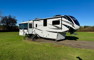 2025 Grand Design - 41’ Luxury Camping - Sleeps 7