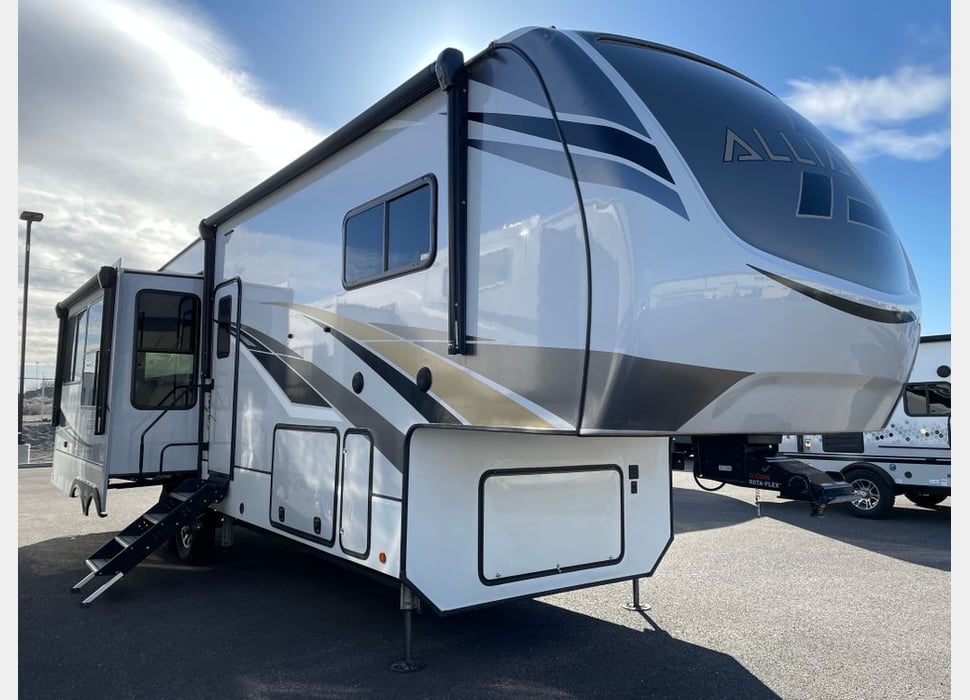 Fifth Wheel rentals in Monroe