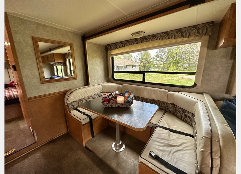 Class C Motor Home rentals in Cole Camp