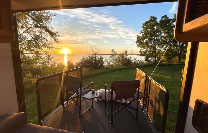 Our favorite sites are views off the back deck. 😍