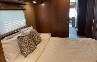 2016 Coachmen RV Mirada 35BH, Family adventure awaits!