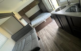 Sleepyheadz Campers and Tents LLC