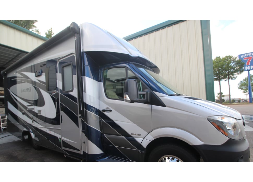 Class C Motor Home rentals in Jersey City