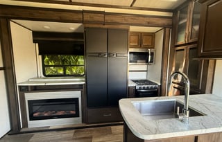 The Triton Luxe Lounge-2022 toy hauler