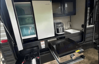 2022 Cherokee - Bring the kids!! Sleeps 9!!