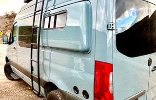 Storyteller Overland 4x4 Stealth Mode