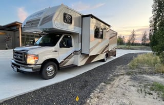 WINGER'S FLEETWOOD VACAY ON WHEELS