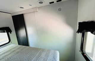 Cozy Bunkhouse | Sleeps 8 | Family+Pet Friendly