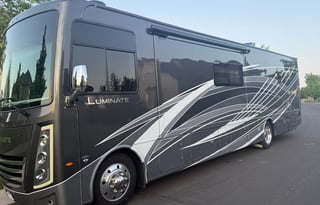 Newer $250K 2024 Thor Motor Coach! HAS EVERYTHING!