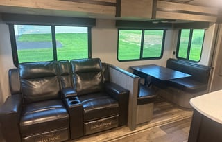 Jamie and Steve's RV Rental