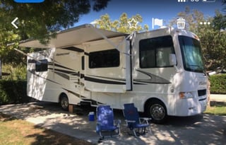 32ft Class A - Perfect Size RV
