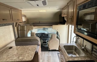 2018 Thor Motor Coach Four Winds 22B “Let’s Go!”