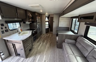 Sunny’s Family & Pet Friendly Adventure RV