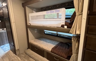 The Bunkhouse Motorhome | Sleeps 8