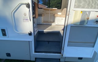 2002 Winnebago Sightseer 27C