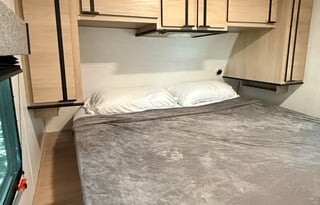 Cruiser Radiance 28QD Bunkhouse Travel Trailer